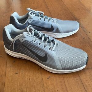 Men’s Nike Running Shoe - Sz15